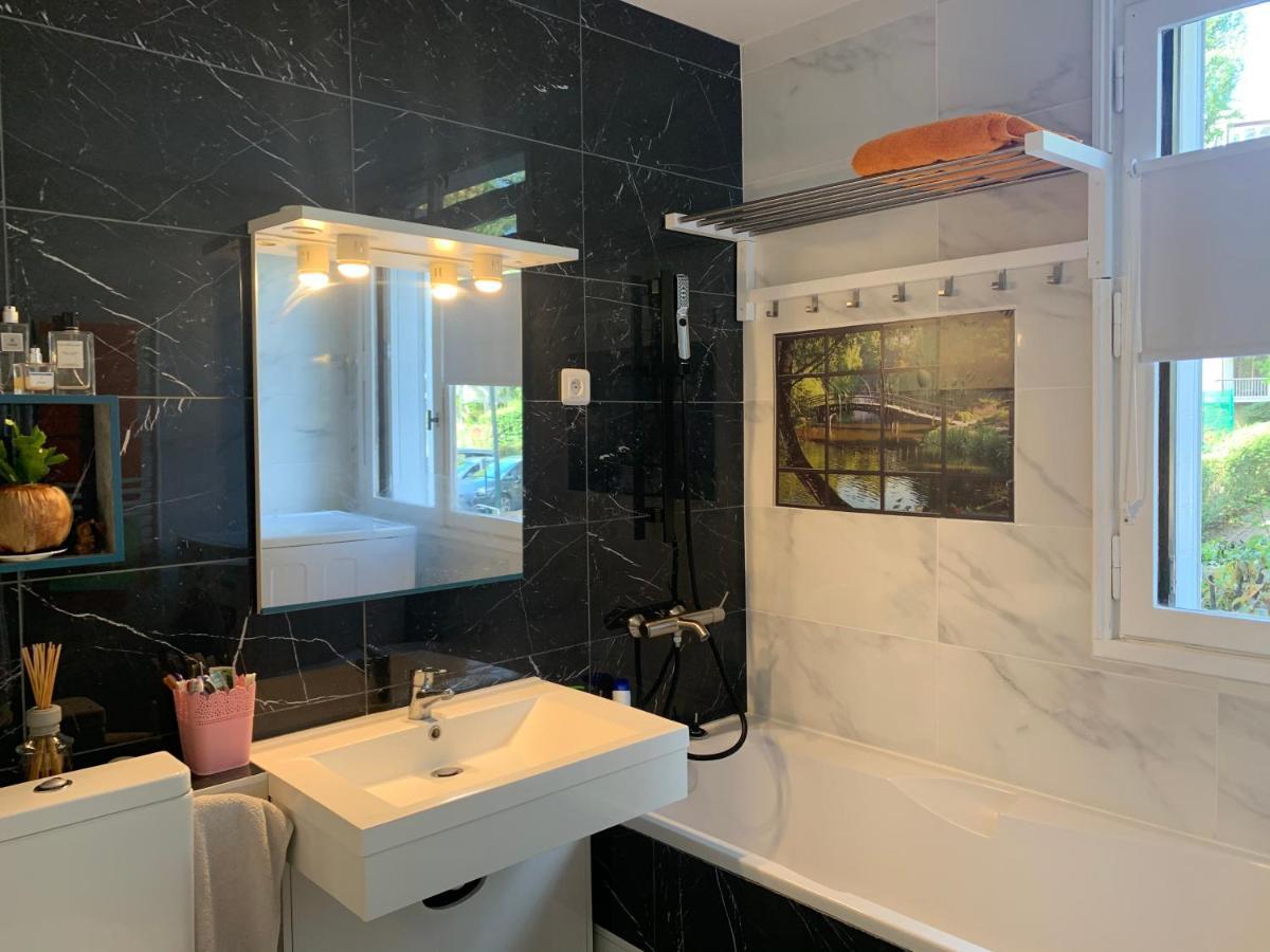 Charmant Room Chez Nous Bus Direct Orly Ablon-sur-Seine Eksteriør billede